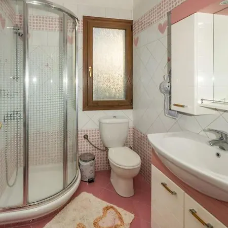 Sofia Evia Katheni